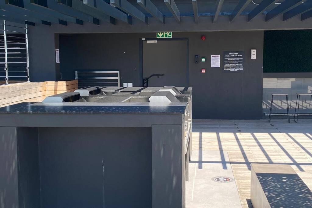 Modern Apartment In The Docklands, De Waterkant, Cape Town Stunning Views, Gorgeous Pool Deck מראה חיצוני תמונה